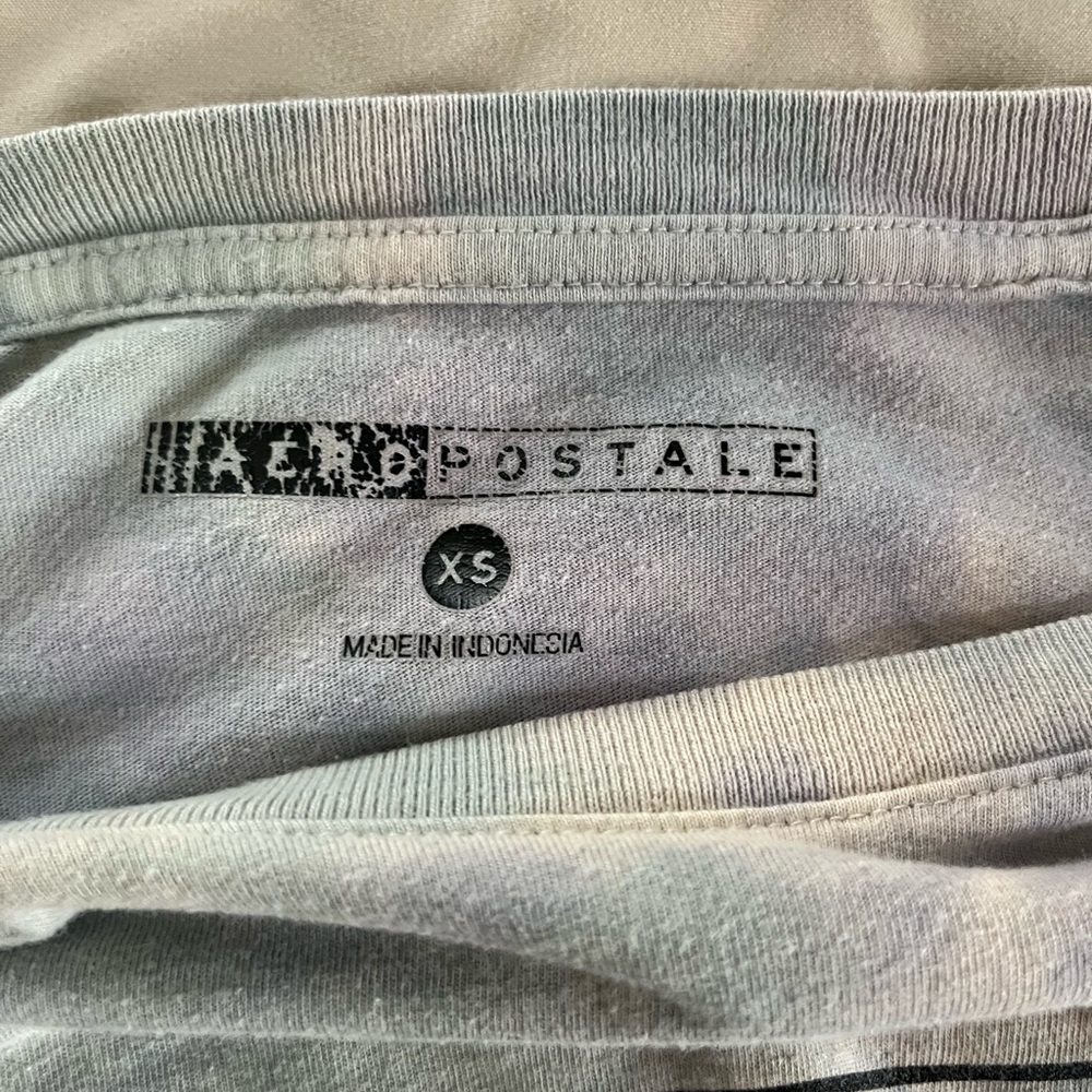 Aeropostale Gray Long Sleeve Tee